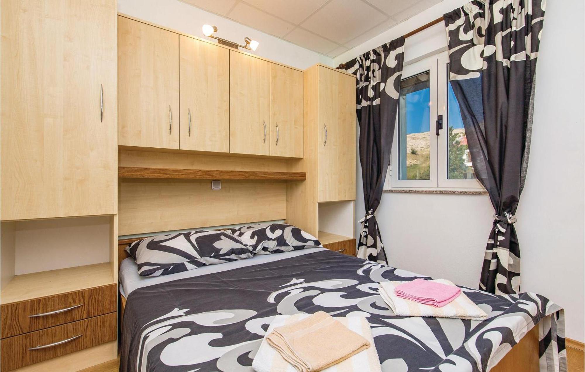 Awesome Apartment In Dinjiska With Kitchen Dış mekan fotoğraf